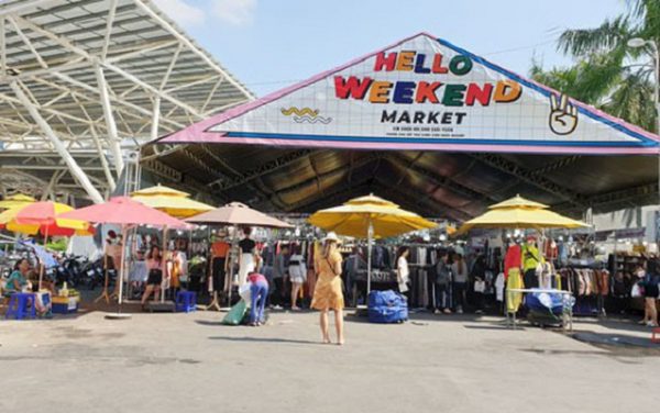Liên hệ với ban tổ chức Hello Weekend Market để đăng ký gian hàng
